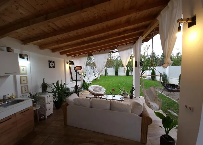 The Green House - Jacuzzi & Garden Escape