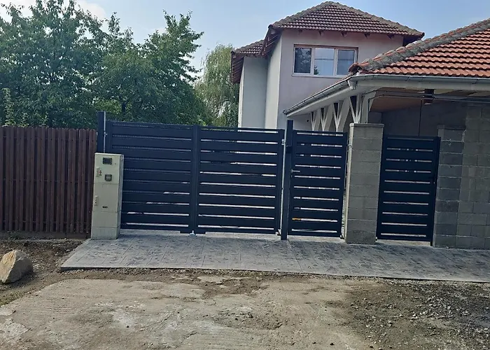 Sasa S Home Vila Moderna Cu Parcare Privata In Timisoara